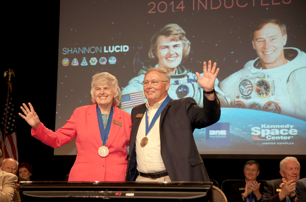 Astronaut Hall of Fame Inducts Two Record-Setting Space Shuttle Fliers